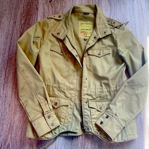 Woman’s Oakley jacket size medium